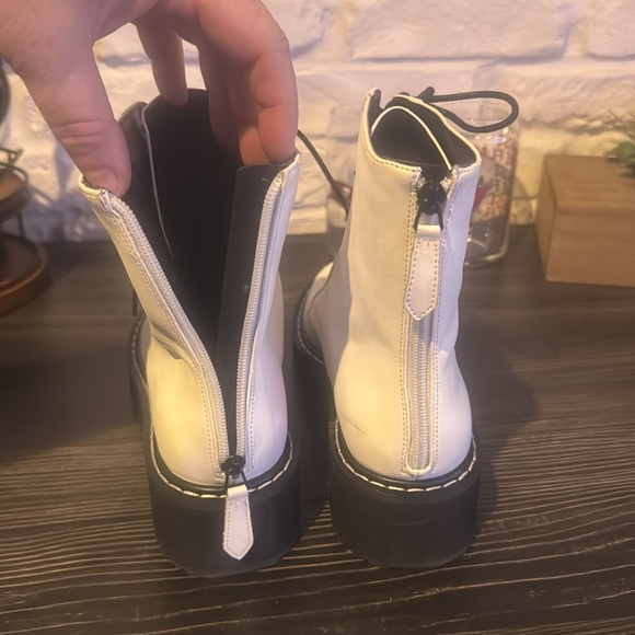 Kendall + Kylie Women's White Faux Leather Hunt2 Combat Lug Sole Boot - Picture 6 of 6